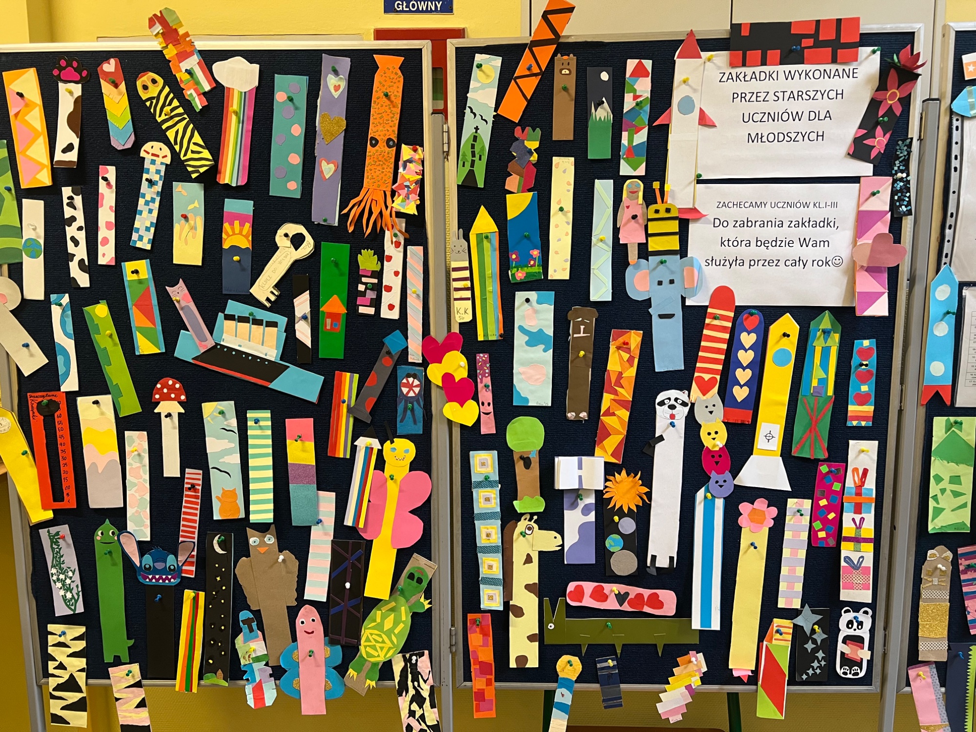 Szkolne przedsięwzięcie plastyczne pt: „Starsi dla młodszych”