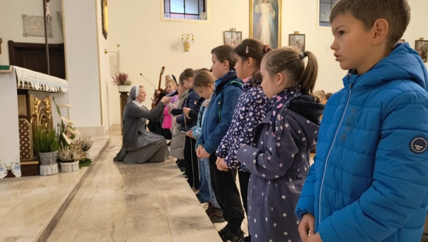 „Milion dzieci modli się na różańcu”